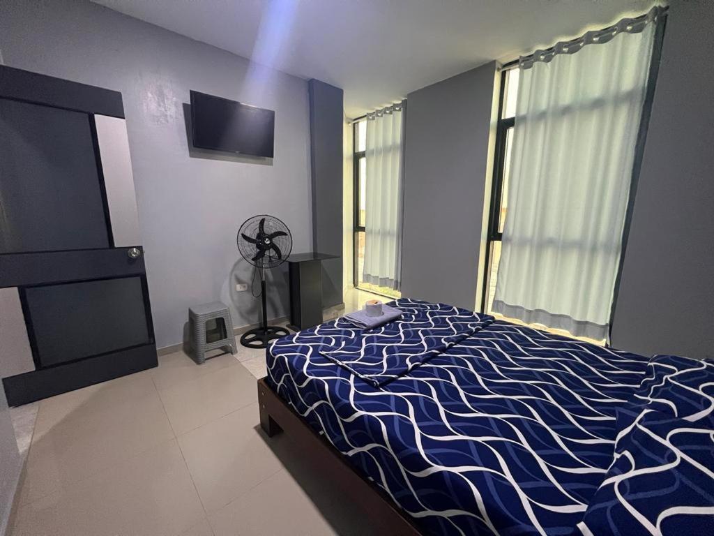 Adrian'S Hotel Пукалпа Екстериор снимка